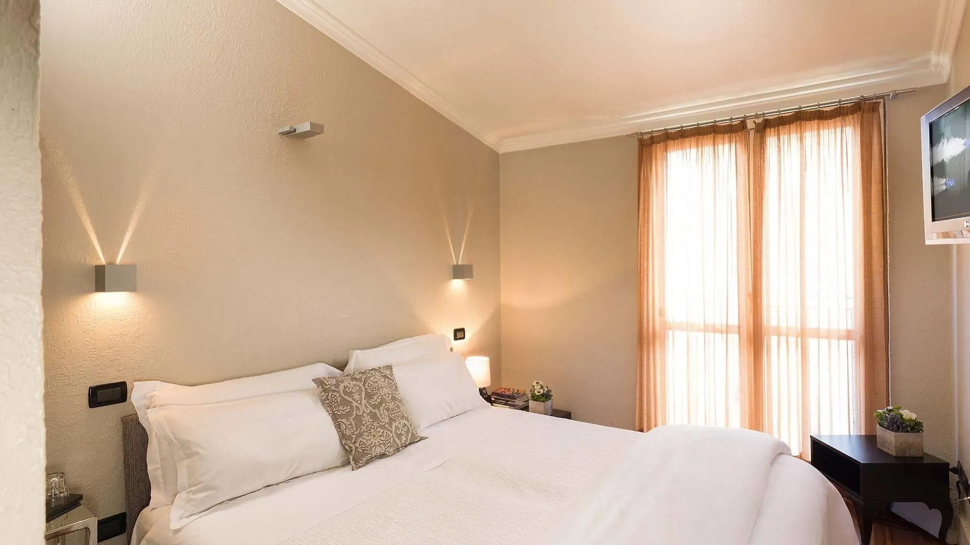 ****  Hotel Townhouse 12 Milano Italia